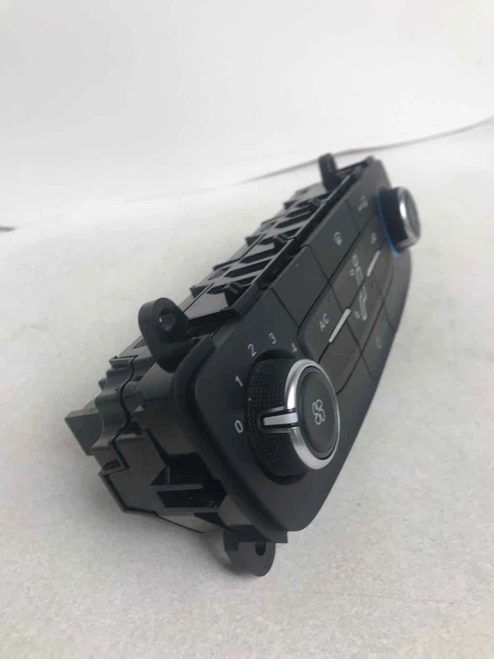 Control de temperatura manual del calentador de aire acondicionado OE F1et-19980-jj para Ford Focus 2015-2018 Foto 2 de 4