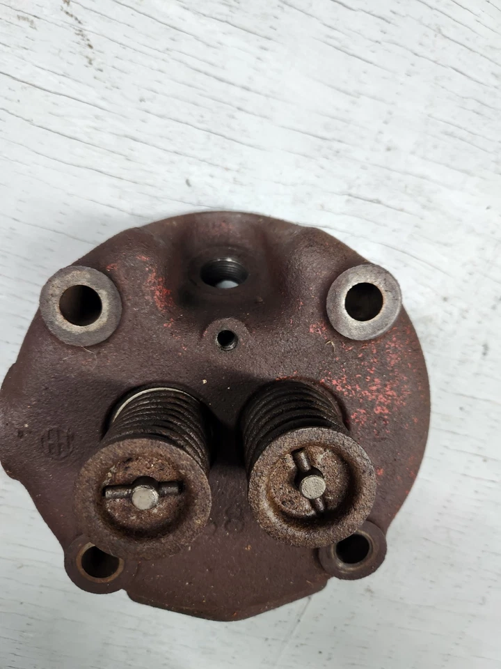 Culata de motor 3-5 HP IHC LA LB Foto 3 de 4