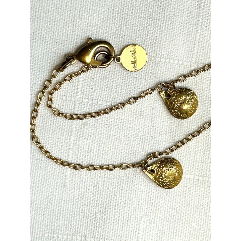 Collar Estación Dije Concha Marina Tono Dorado Stella & Dot Foto 3 de 4