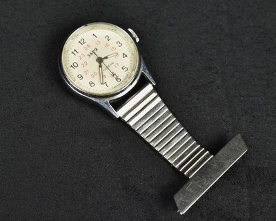 Zaria UdSSR Soviet Medical Brooch Watch Nurse Doctor 21 Jewels for parts/repair