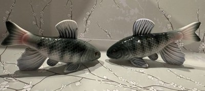 Vintage Ceramic Fish Salt & Pepper Shakers Set Green White 5 in 2pc