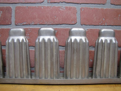 Insegna stampo metallo industriale vintage CICCIOLO GELATO POP DCA PAT PEND otto barre - Foto 8 di 12