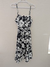 B. Smart Vintage Belted Bodycon Midi Black and White Dress Size 8