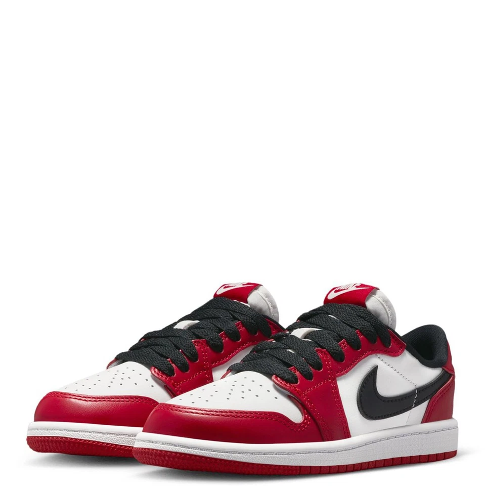 Jordan 1 Retro Bajo OG Varsity Rojo/Negro-Blanco Cumbre (HQ6997 600) para niños pequeños Foto 3 de 4