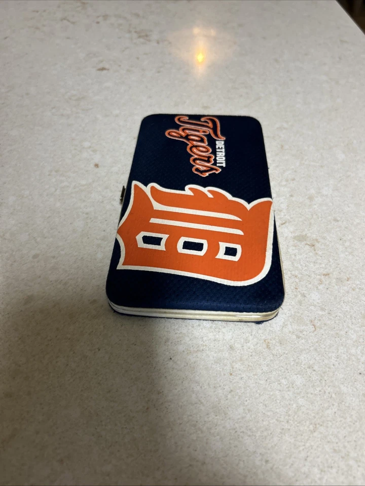 Detroit Tigers Ladies Wallet New Jersey Mesh Genuine MLB Official Little Earth - Image 3 of 4