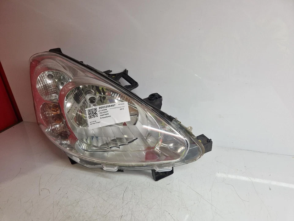 PEUGEOT PARTNER HEADLIGHT DRIVERS SIDE OFFSIDE RH HEADLAMP 2013 - Image 3 of 4