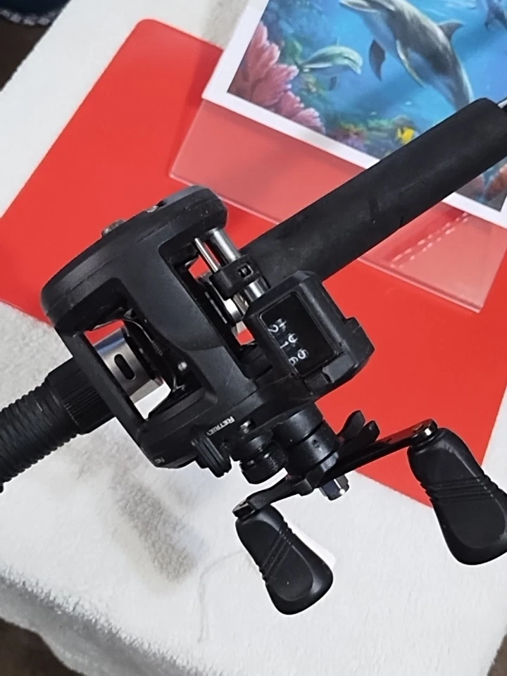 Caña de pescar Trolling Ande Tournament 5'6" MH 20-30lb y carrete Bass Pro Shop Foto 4 de 4