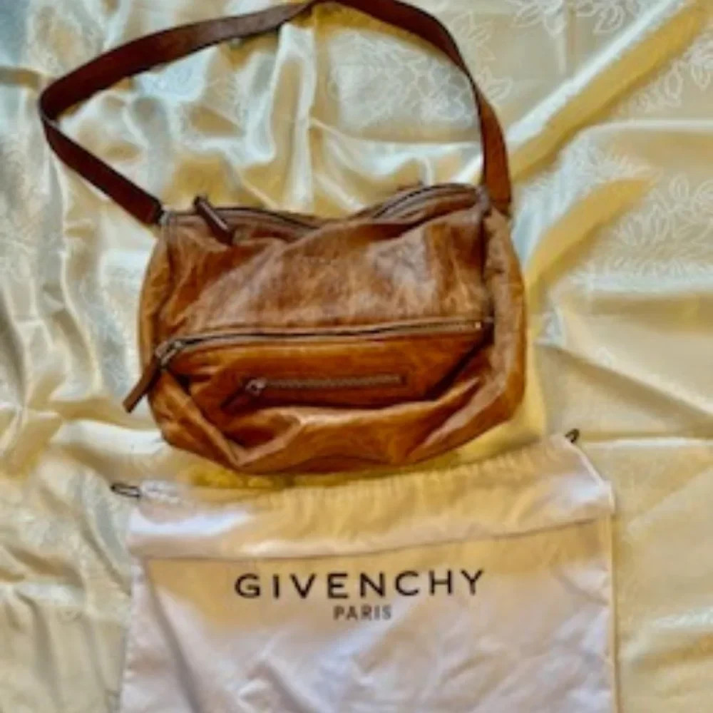GIVENCHY Pepe Brown Pandora (Authentic)