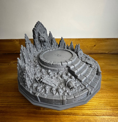 Frostfang Throne Display, 80mm Base Miniature Display, Wolf Themed Wargaming