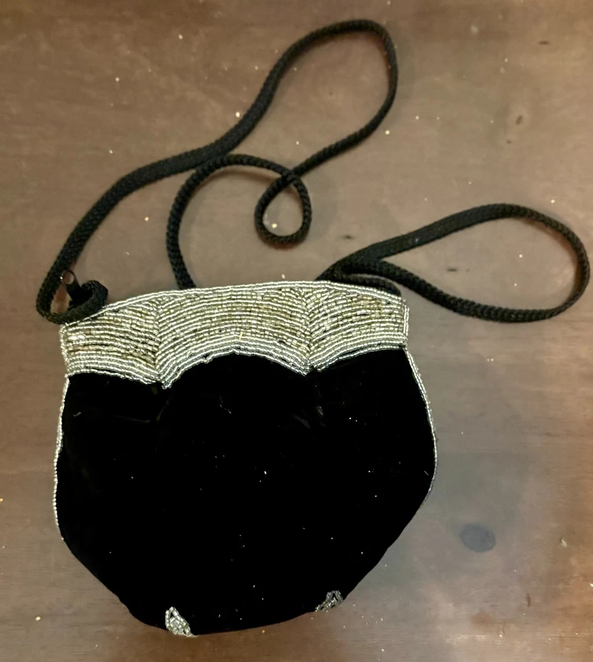 Vintage La Regale Beaded Velvet Drawstring Evening Bag - Image 4 of 4