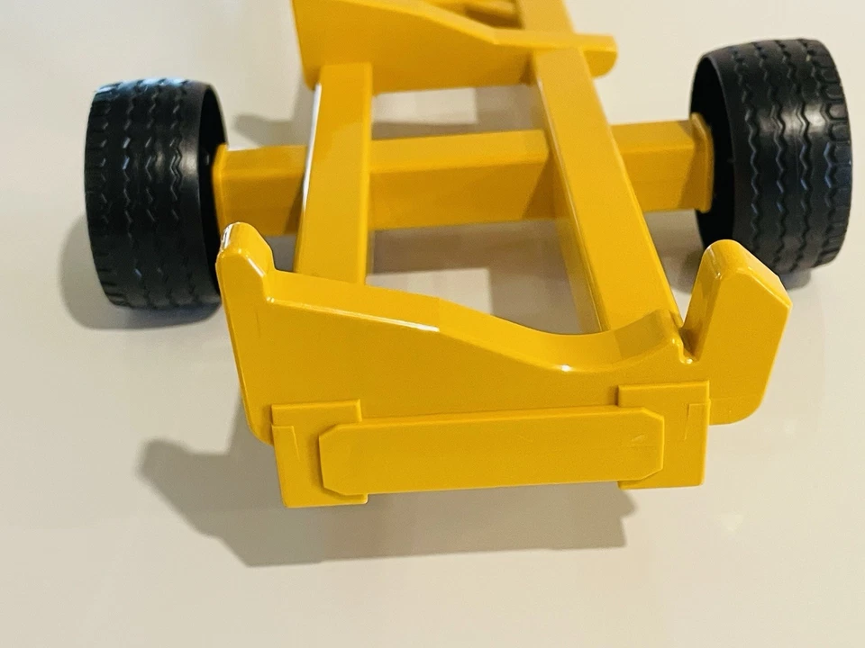 Bruder CLAAS Lexion 780 Yellow Combine Header Cart, Wagon ONLY 1/16 - Image 4 of 4