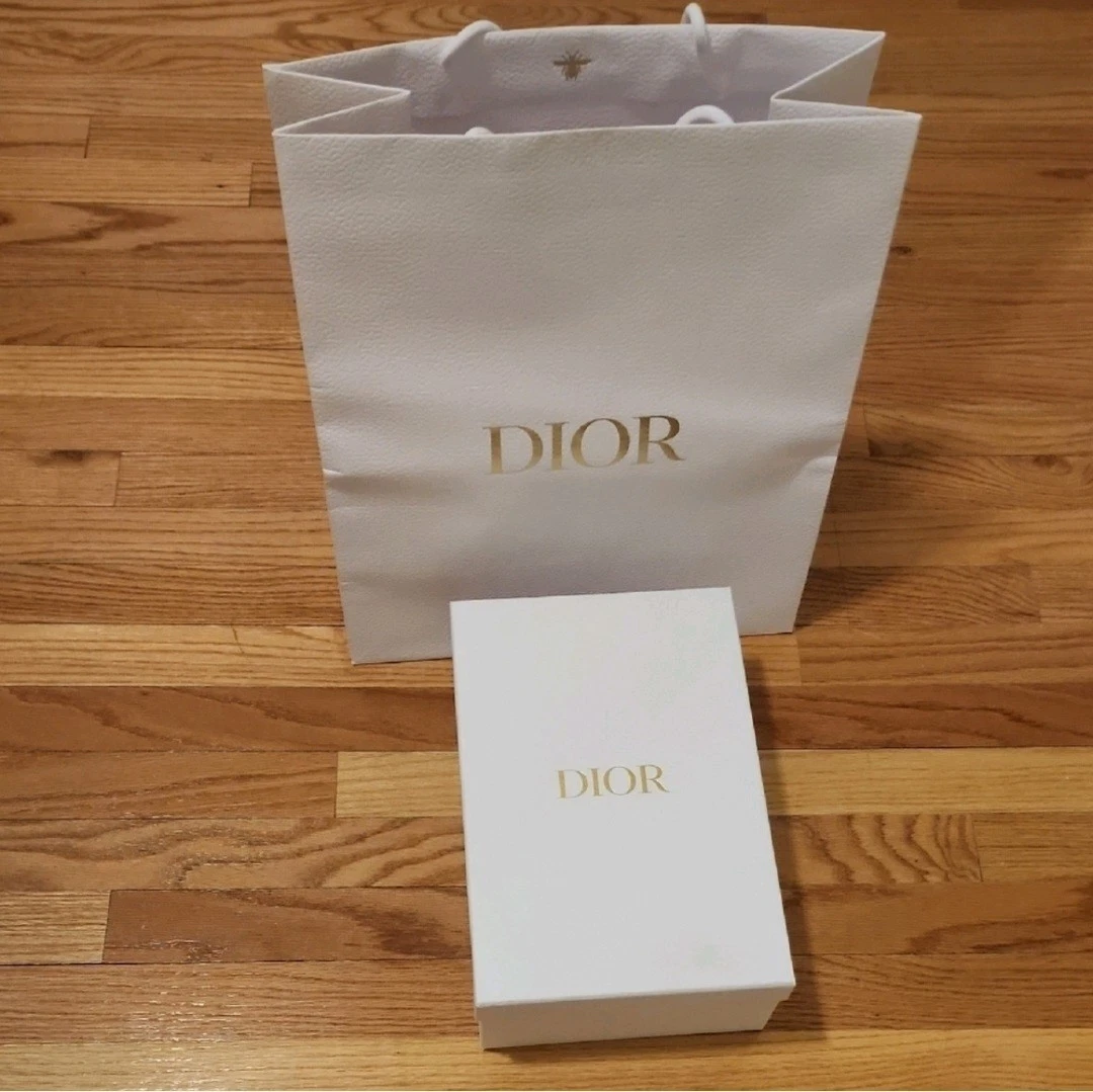 Authentique boîte à chaussures vide DIOR + sac à chaussures en blanc avec lettrage doré 