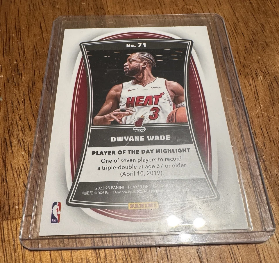 22-23 Panini Jugador del Día Dwayne Wade Púrpura/25 - Calor Foto 2 de 2