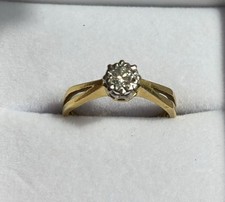 Hallmarked 18ct yellow  Gold Solitaire Ring with 0.25ct Diamond