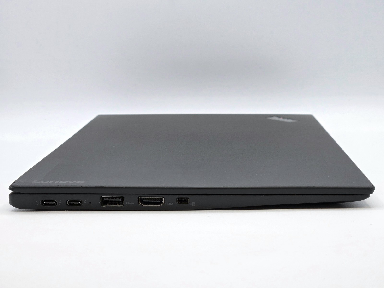 Lenovo ThinkPad X1 Carbon (Gen 5), 14-Inch Laptop, with Intel Core i7 7th Gen., Windows 10 Pro