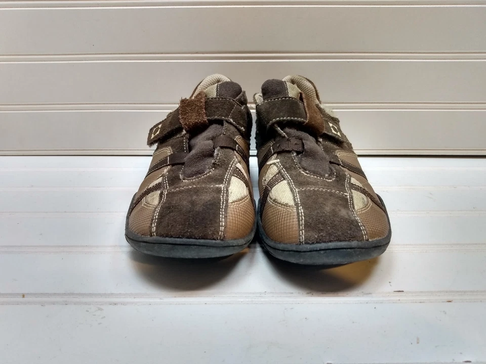 Sapatos sociais casuais Kenneth Cole Reaction couro marrom crianças 3M - Imagem 2 de 4