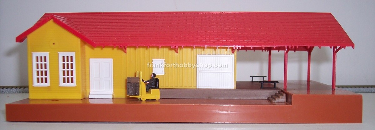 Bachmann #46216 HO Lighted Freight station New | eBay display picture 1