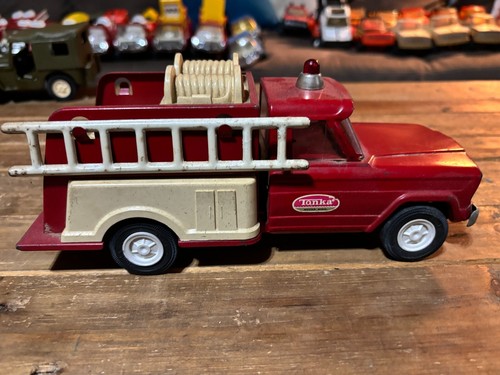 Mini Tonka 1966 Jeep Gladiator Fire Engine - Picture 2 of 5