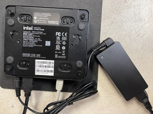 Intel NUC11ATKP Quad-Core Pentium N6005 /16 GB /250 GB M.2 SSD /Win 11 Pro. testato - Foto 5 di 12
