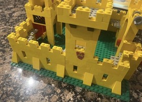  LEGOLAND Castle 6075 Castle System (1981 Retired) w/Box, Instructions
