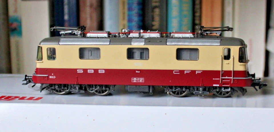 Märklin H0 37349 Elektrolok Re 4/4 II CH-Bundesbahn (SBB) mfX SOUND AC TOP OVP - Bild 4 von 4