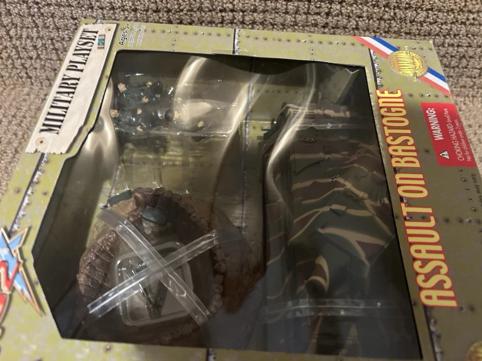 Ultimate Soldier 1:32 Assault on Bastogne with King Tiger Tank Playset No. 20455 - Image 2 of 4