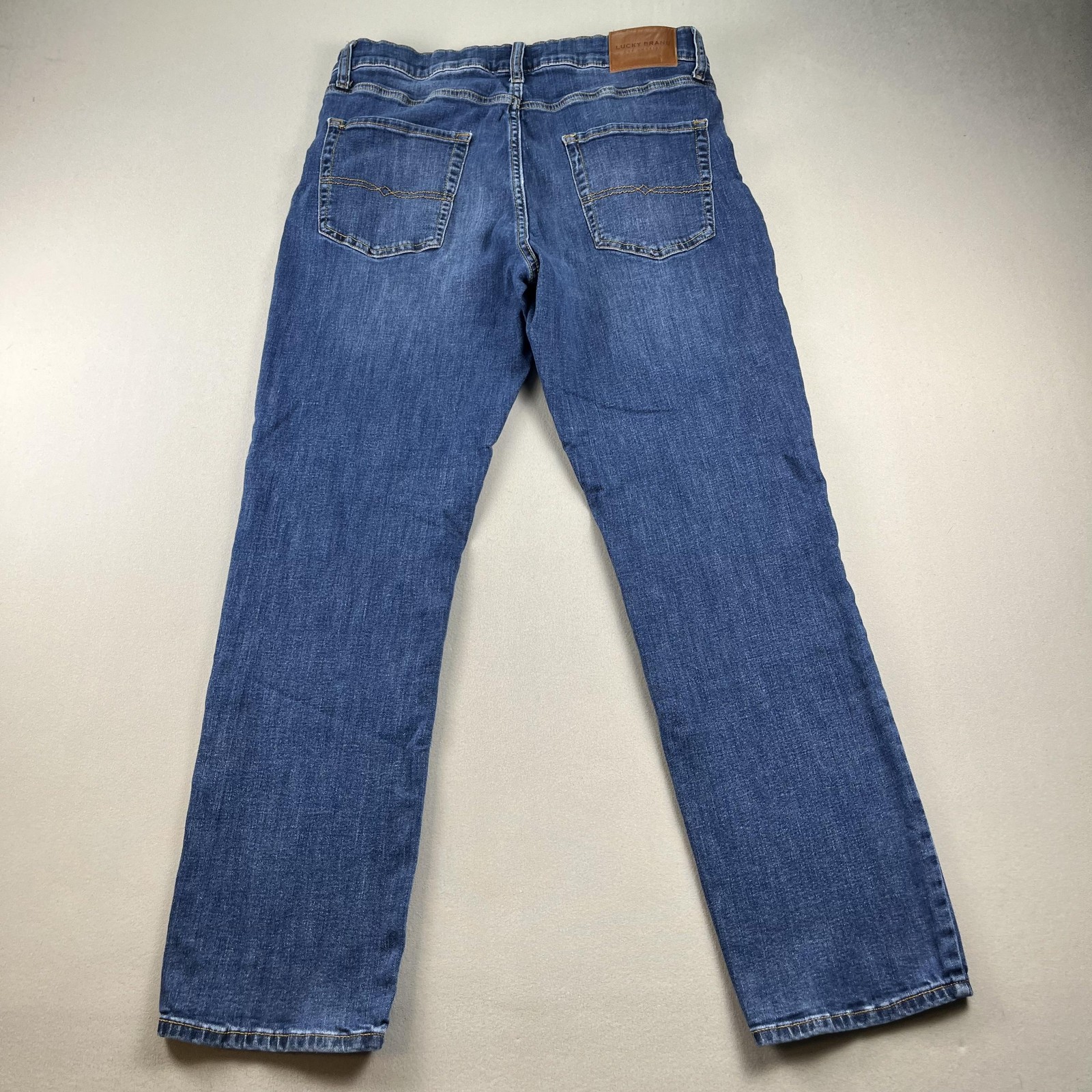 Mens 34x32 Blue Denim 410 Athletic Straight Fit Medium Wash
