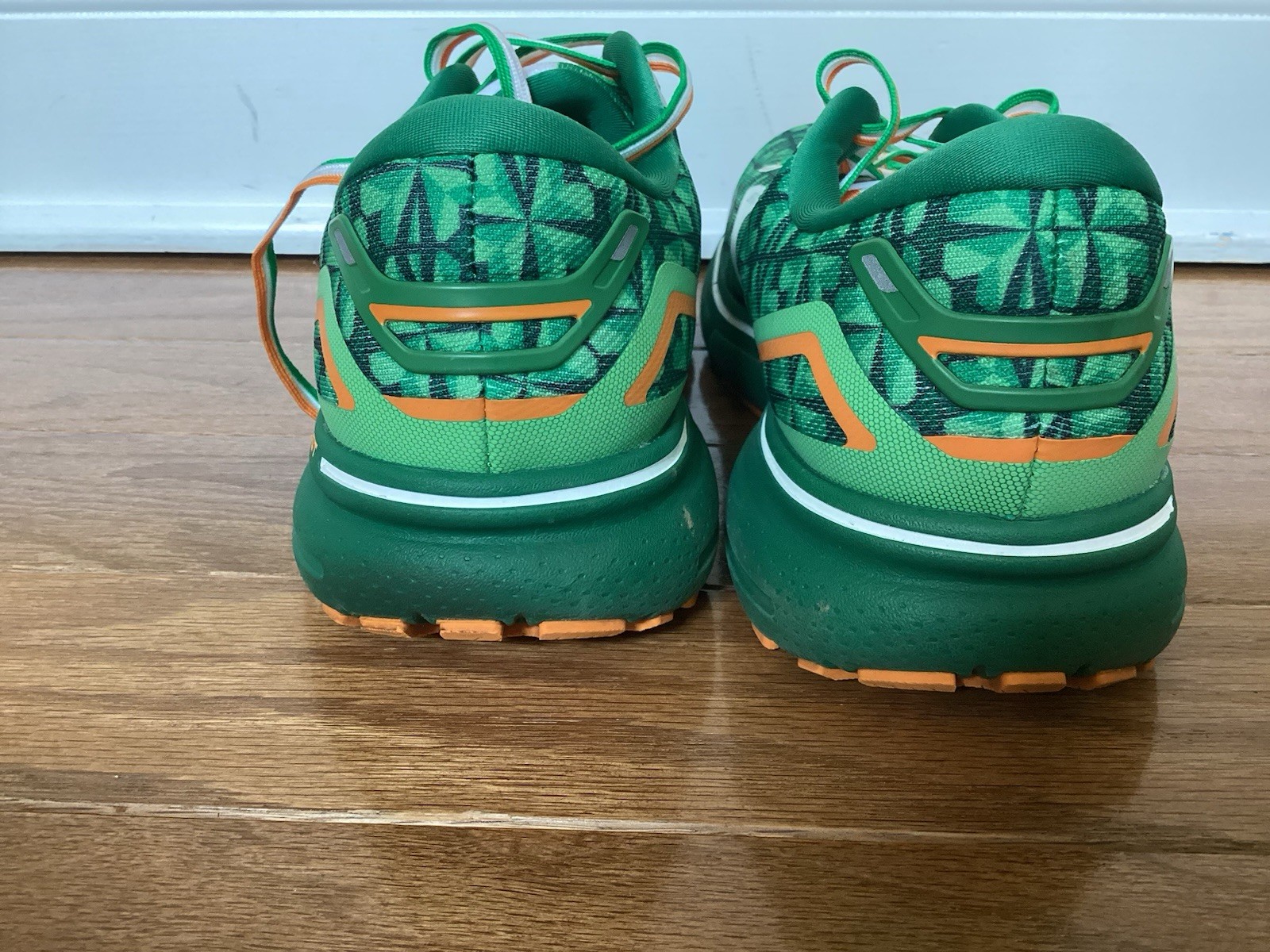 Brooks Ghost 15 Men's Running Shoes Size 11 Green Shamrock St. Patrick's Day