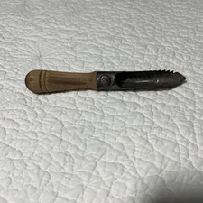 Vintage Serrated Apple Peeler, Corer, Slicer Wooden Handle