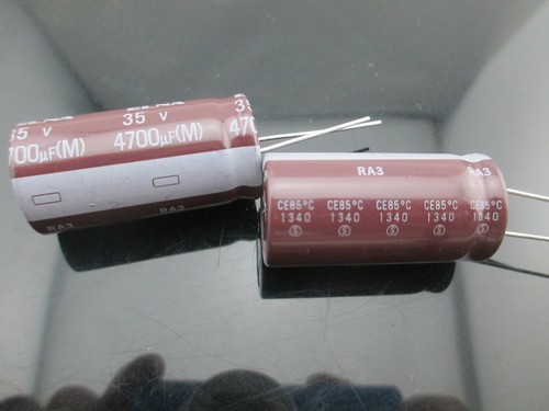 2pcs Japan ELNA RA3 4700UF 35v Audio Capacitor for audio equipment 18*35.5mm - Picture 2 of 2