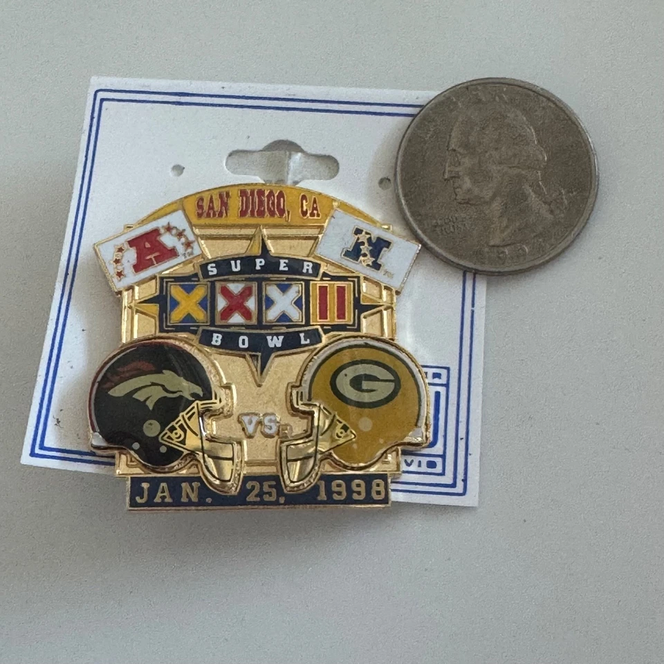 Vintage Super Bowl XXXII Denver Broncos Vs Green Bay Packers Enamel Lapel Pin Foto 3 de 3