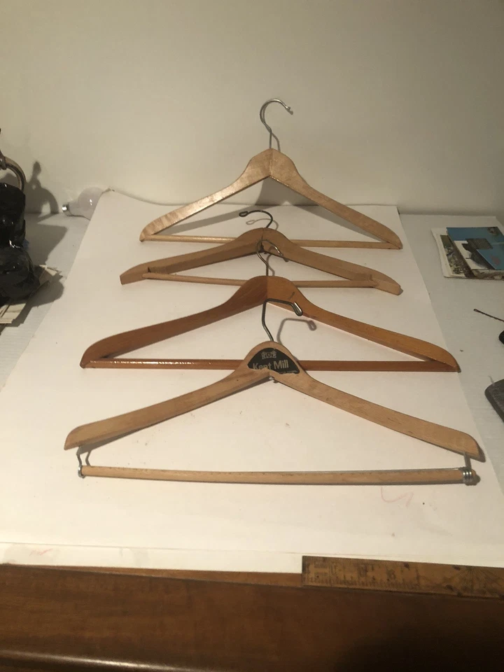 4 perchas vintage para abrigos y pantalones de madera 1 Kent Mill Foto 4 de 4