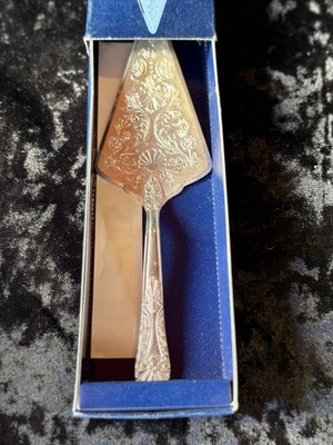 Vintage gravierte versilberte IANTHE Kuchenscheibe mit Originalkarton 25x7cm Nr1