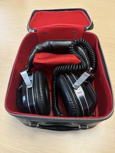 Carson House- Stereo Headphones- Model TE-1025-  Vintage- Comes w/Leather Case