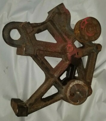 BRACKET, International 1832096C2 