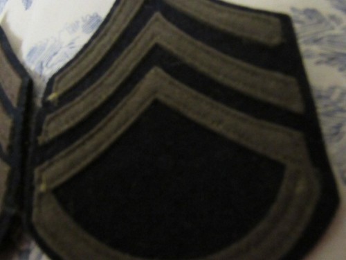 Pair of Vtg. WWII US Army Staff Sergeant Stripes Felt/Felt, SSI Chevron Patches - Picture 7 of 11