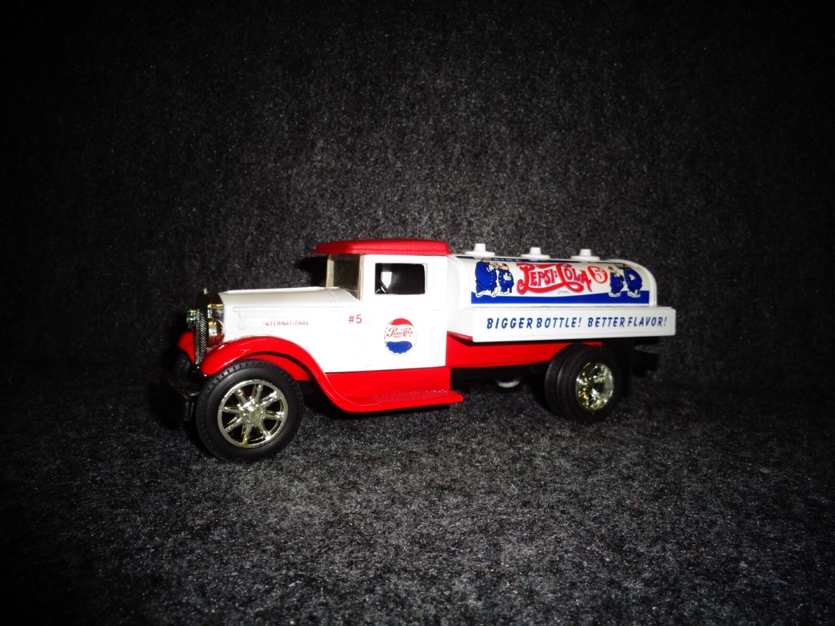 PEPSI-COLA 1931 INTERNATIONAL TANKER TRUCK ERTL DIECAST COIN BANK