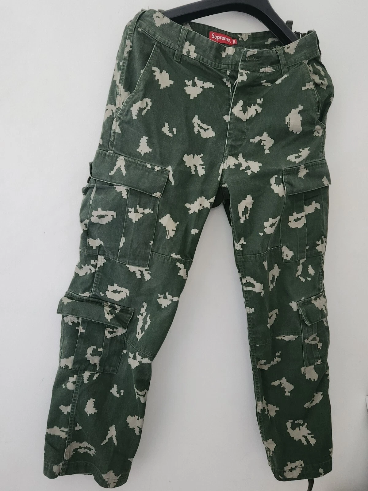 FW20 Supreme Cargo Hose Größe 30 W30 L30 Hose Olive Digi Tarnung