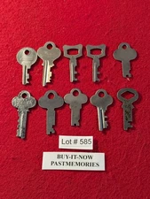 10 VINTAGE FLAT STEEL TRUNK KEYS, NO NUMBERS, ANTIQUE KEY LOT #585