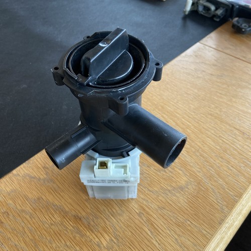 Schmutzwasserpumpe 2KEBS111/052 Waschmaschine BSH 5500002576 5PJE1255