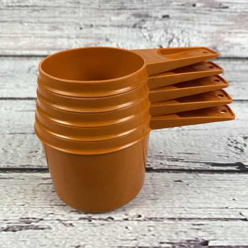 Tupperware Measuring Cups Vintage Set of 5 Orange