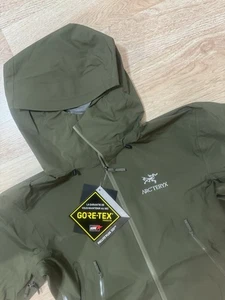 Green Arc'teryx Beta LT Size Medium