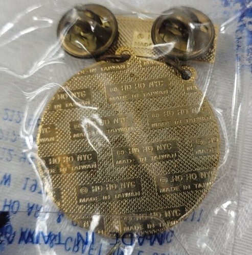 IOWA LIONS CLUB PIN 1990 BIRD - Picture 2 of 3