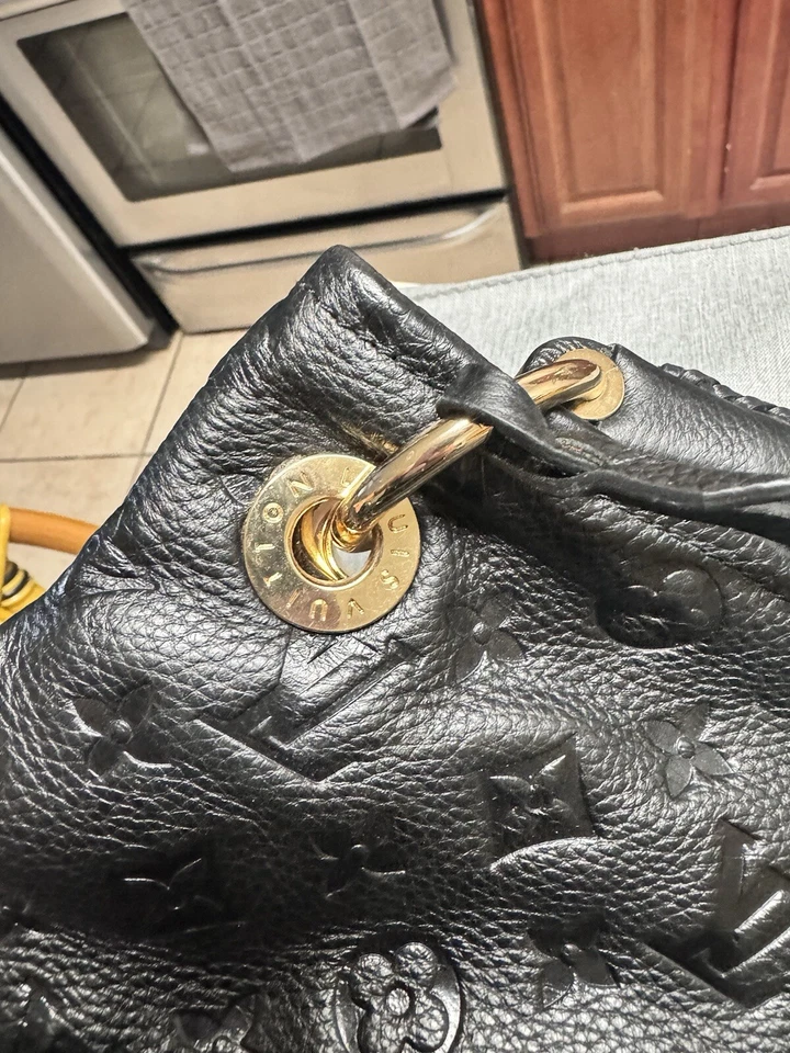 Precioso Bolso de Mano Louis Vuitton Artsy MM Infini Azul Medianoche Empreinte Cuero Foto 4 de 4