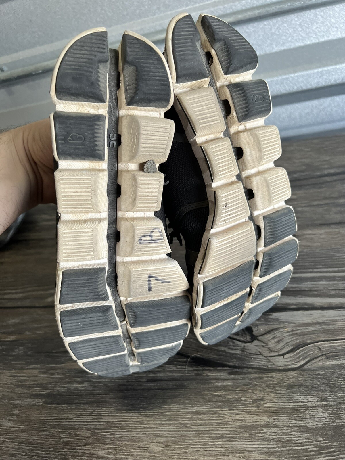 On Cloud Womens Cloudflow Black Running Shoes Siz… - image 2