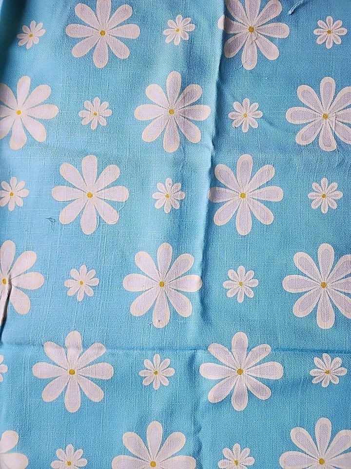 1960's vintage BLUE Background W Groovy White DAISY'S DAISIES Fabric 33 X 40" - Image 4 of 4