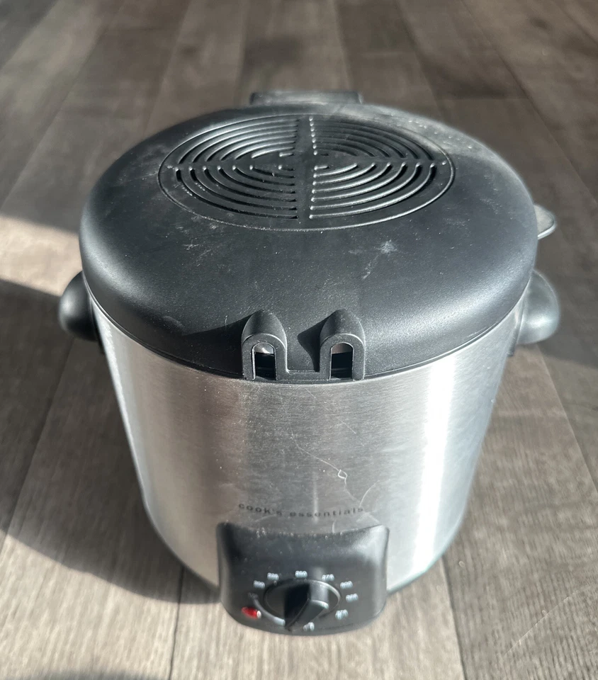 Cooks Essentials Deep Fryer 1 Quart #99340 Black Stainless Steel RV Camping - Image 2 of 4