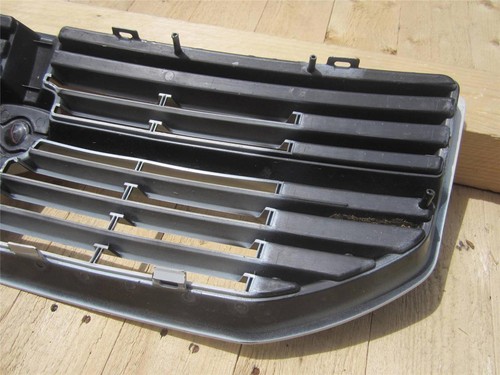 OEM 2007-2012 Dodge Caliber Front Grille Grill Stone White PW1 68050326AA - Picture 9 of 10