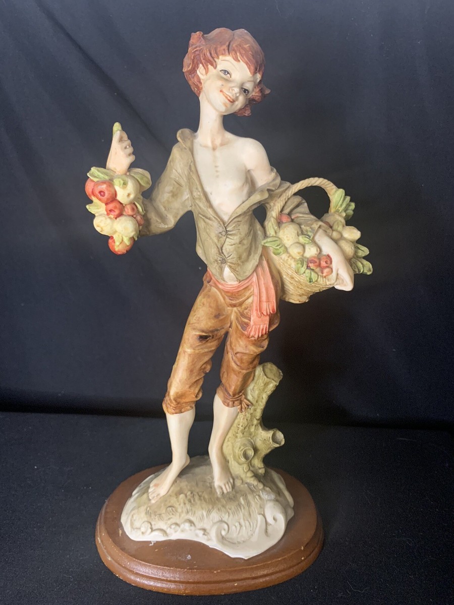【美品】カポディモンテ フィギュリン 果物かごを持った少年 Capodimonte Like