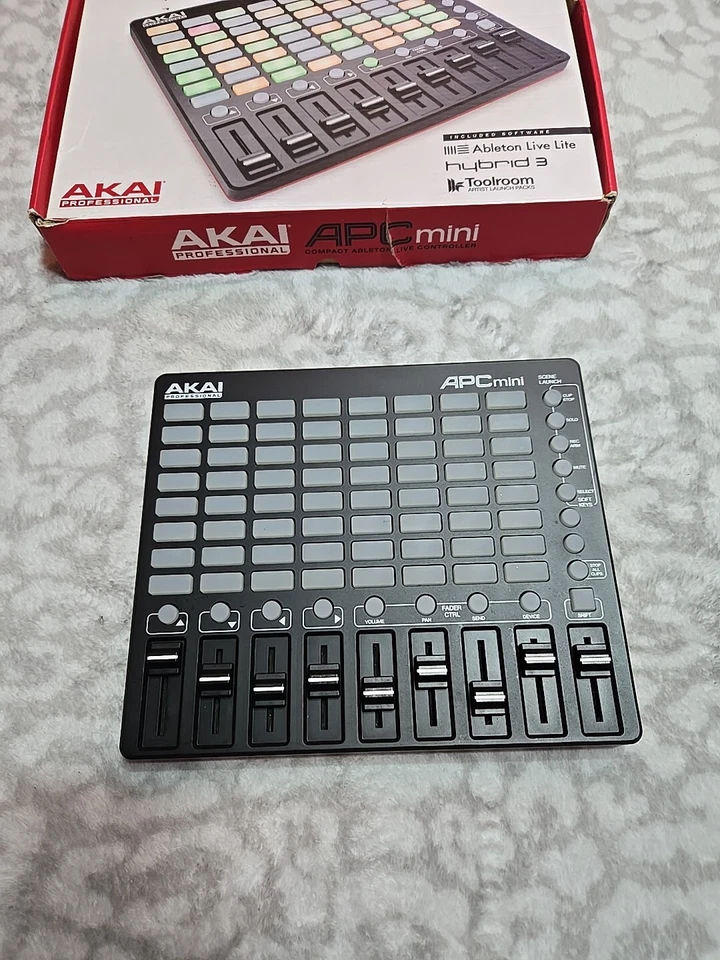 AKAI PROFESSIONAL mini Multifunctional Compact Ableton Live Controller Hybrid 3 - Image 3 of 4